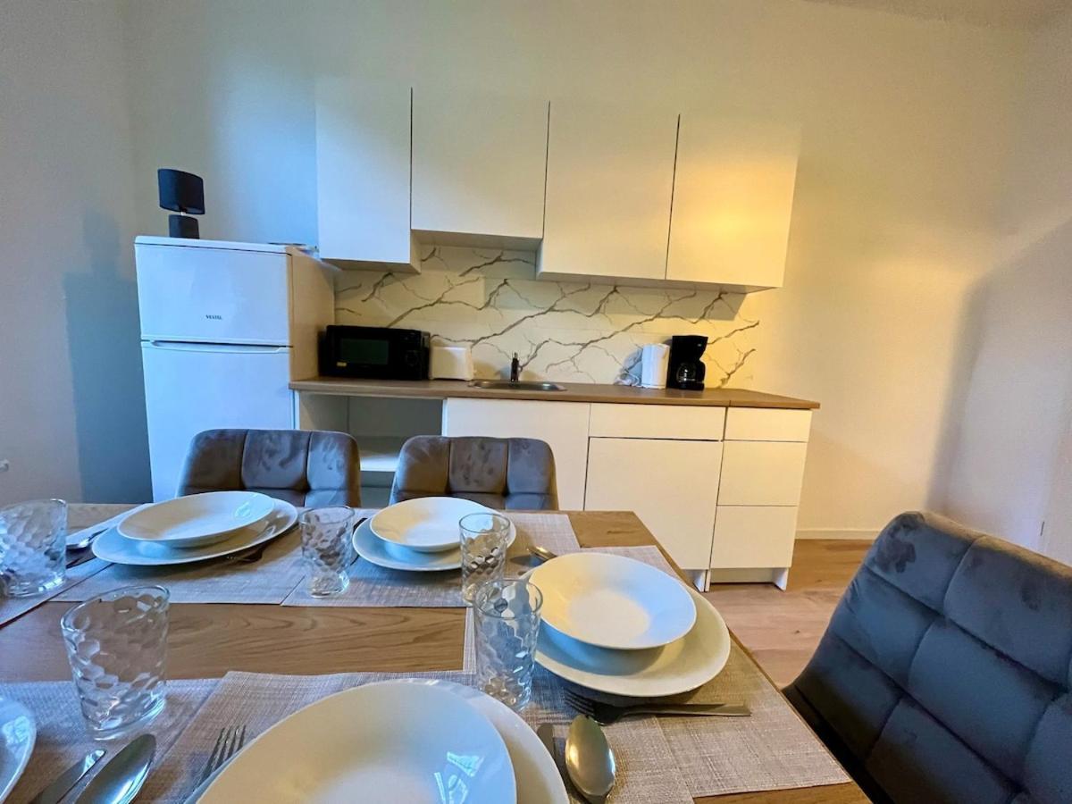 Familienfreundliche Mit Pkw-stellplatz Apartment